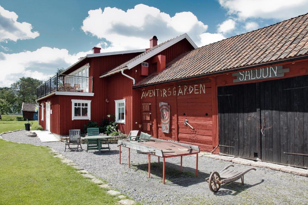 Äventyrsgårdens Vandrarhem, Kinnekulle Källby Eksteriør bilde